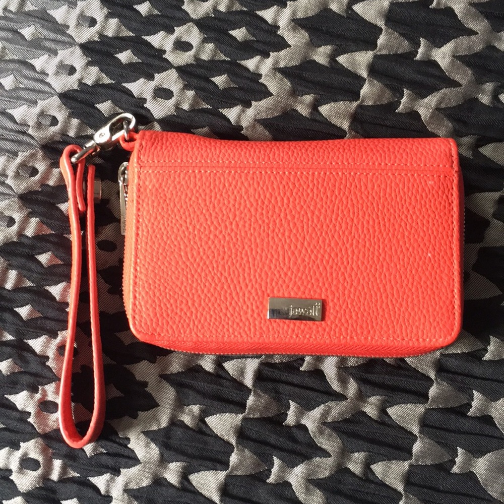 Rolling Jewell wristlet by Thirty-one